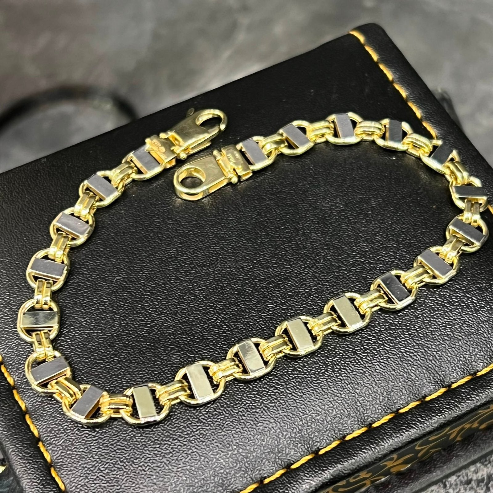 14k gouden platte magnum/kingsley armband, Sieraden, Tassen en Uiterlijk, Ophalen of Verzenden, Nieuw, Goud, Goud