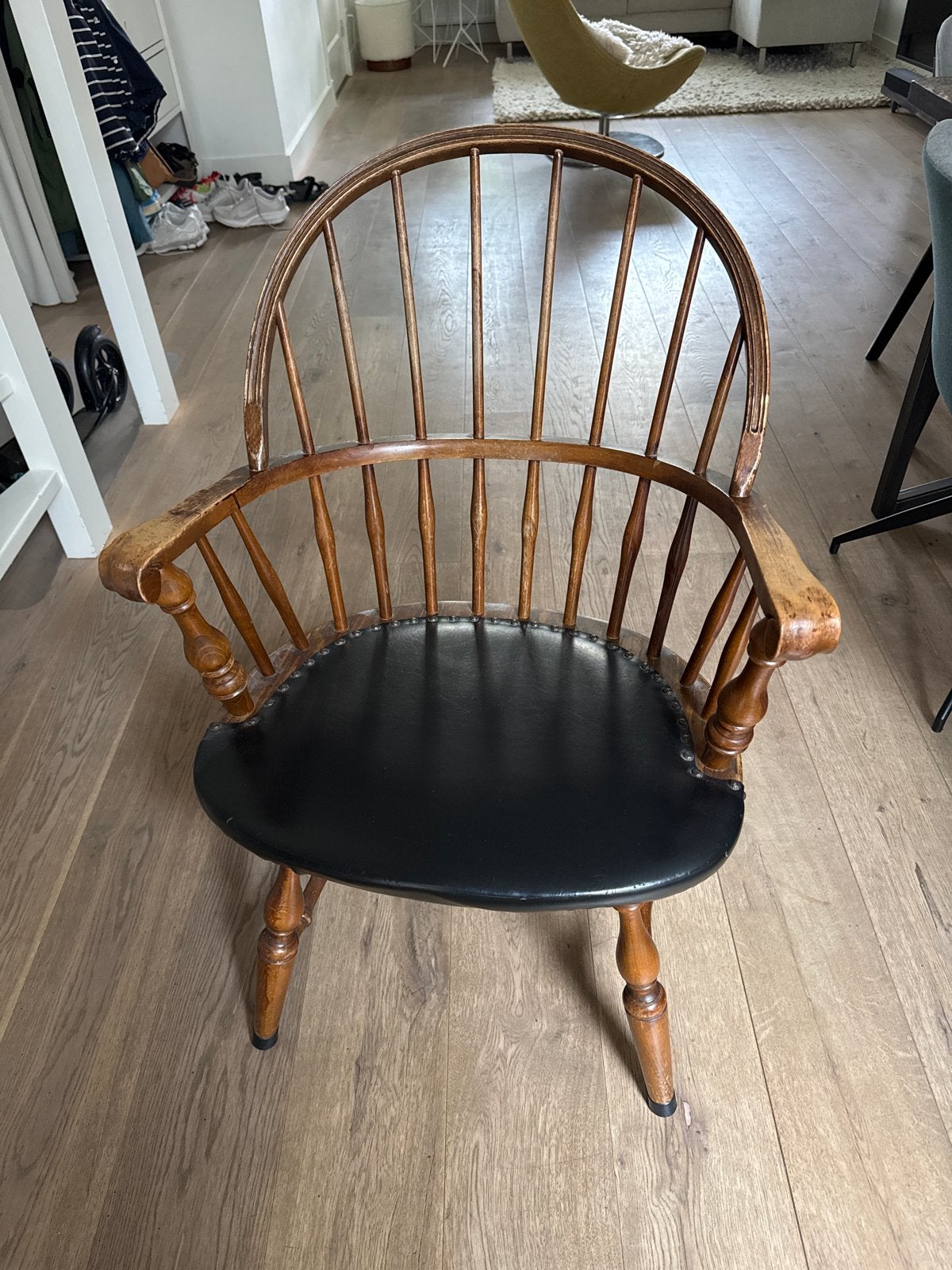 Vintage houten Windsor stoel met leren zitting, Ophalen