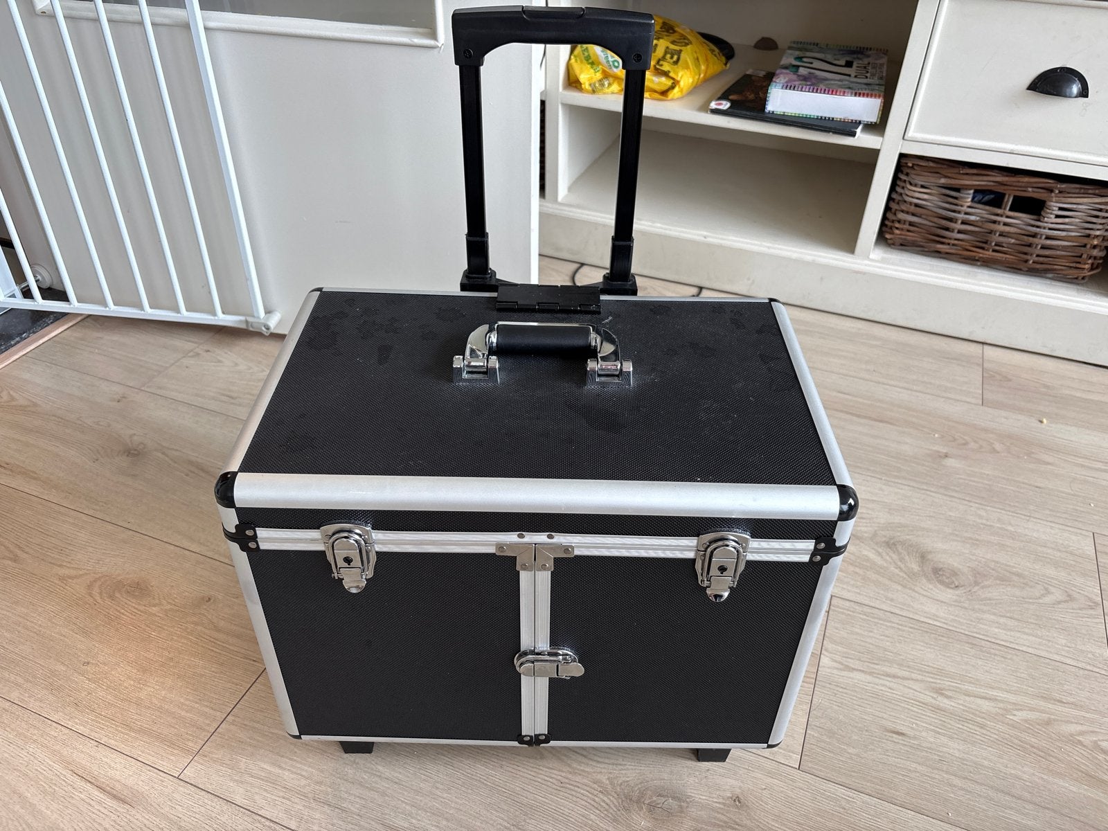 Professionele pedicure/ make-up koffer op wielen - Zwart, Ophalen, Gebruikt, Zwart, Met slot