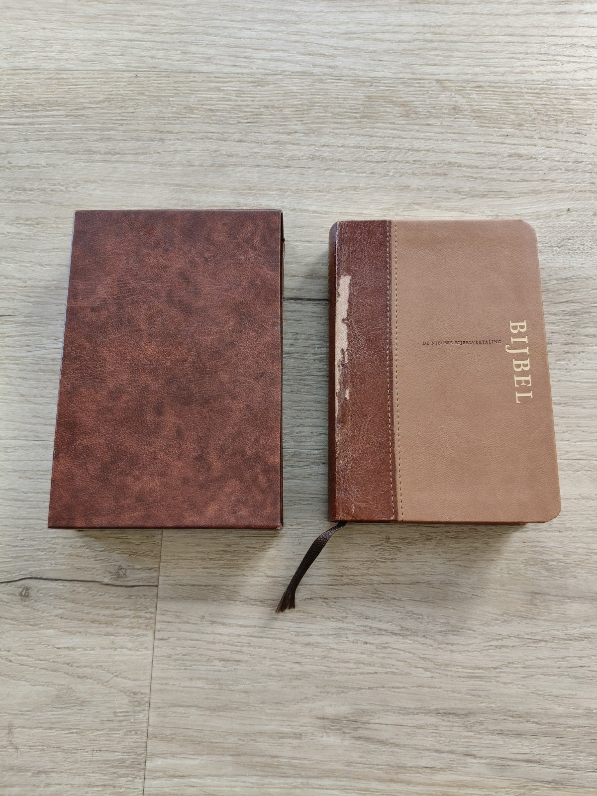 Luxe bijbel: Jongbloed NBV Bijbel met index, doos en goudsne, Antiek en Kunst, Ophalen of Verzenden, Nederlands Bijbelgenootschap