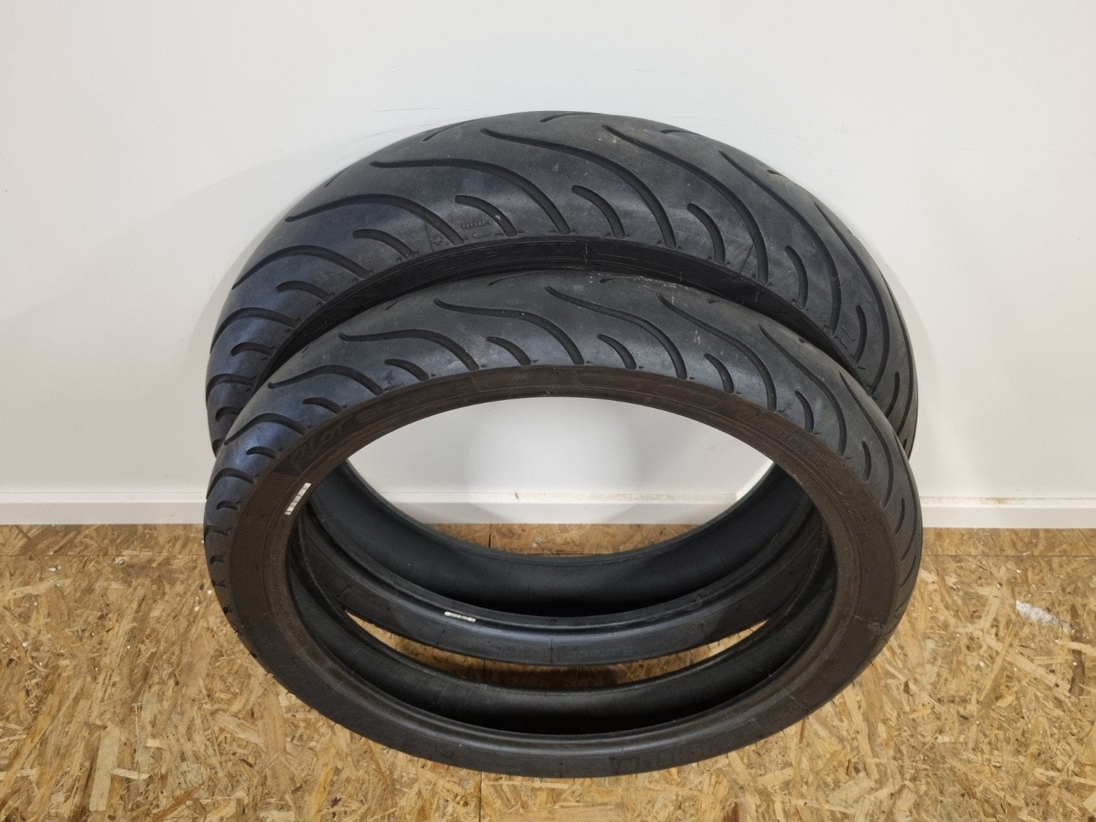 Michelin Pilot Street 90-80-17 & 130-70-17, Ophalen of Verzenden, Gebruikt