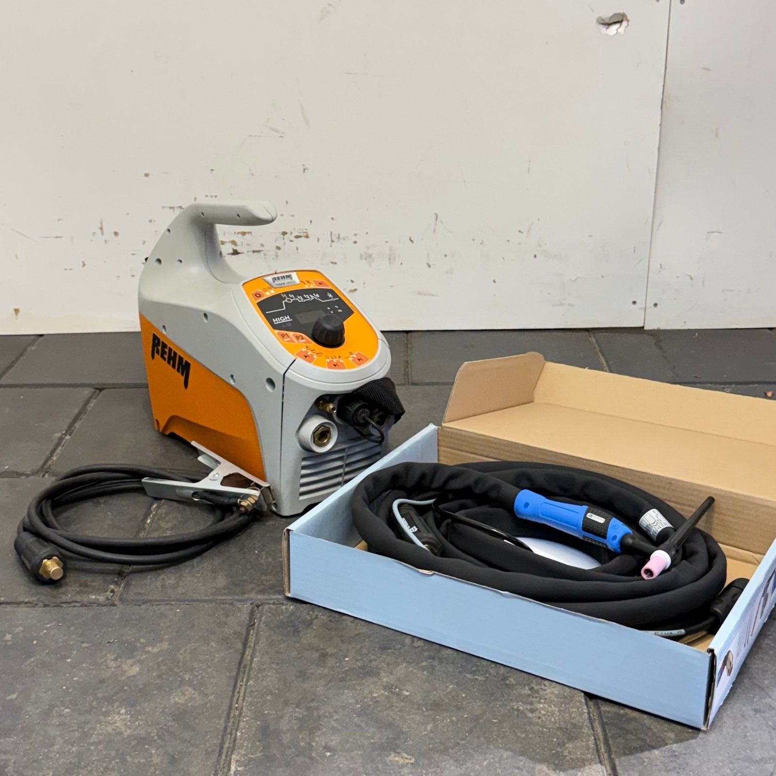Rehm Tiger 180 HIGH DC Pulse Lasapparaat Tig 230 Volt Pulse, Gebruikt, Info@rehm.de, Tig, Ottostraße 2 | 73066 Uhingen Germany