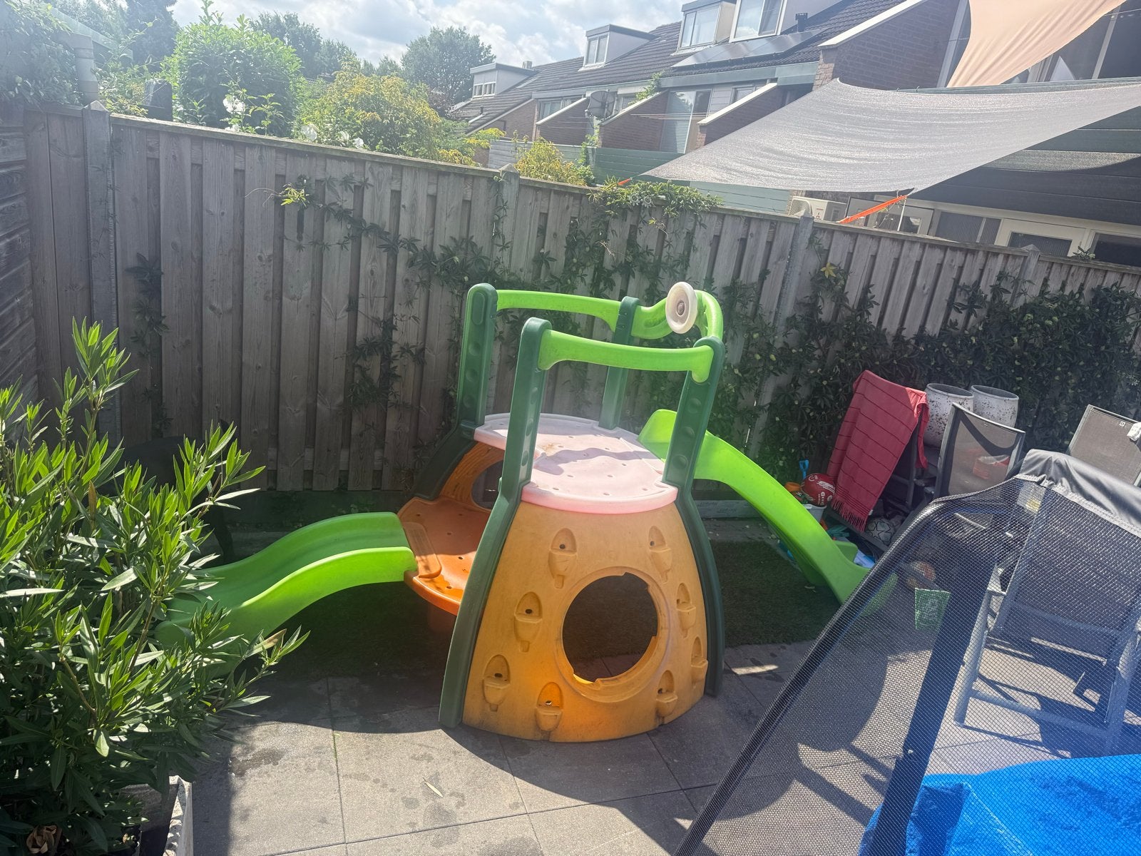 Speeltoestel met glijbaan en klimwand, Kinderen en Baby's, Speelgoed | Buiten | Speeltoestellen, Ophalen, Gebruikt, Glijbaan