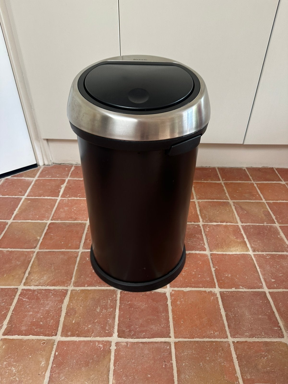 Prullenbak Brabantia touch bin 60L, Huis en Inrichting, Woonaccessoires | Prullenbakken, Ophalen, Gebruikt, 50 tot 75 cm, 40 liter of meer