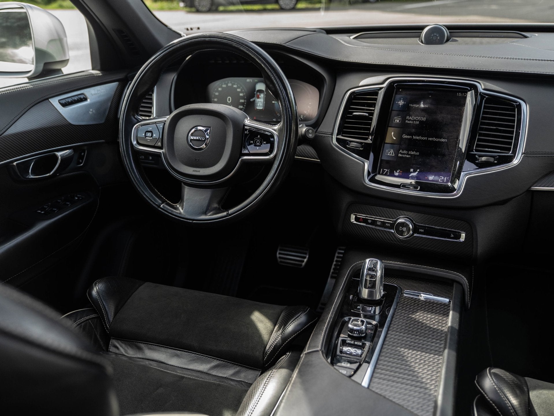 Volvo XC90 2.0 T8 Twin Engine AWD R-DESIGN | FULL OPTION | 3, Auto's, Dealer onderhouden, Gebruikt, 1969 cc, Wit