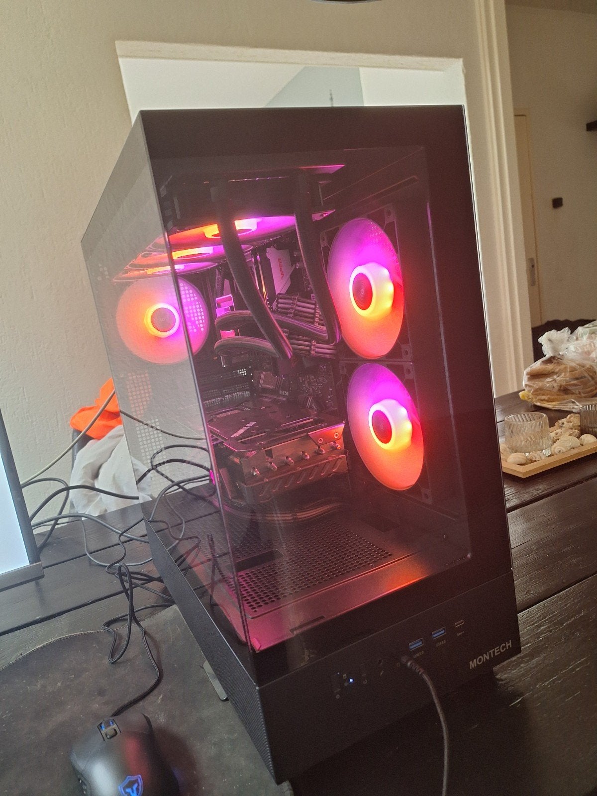 Gaming PC met beeldscherm RTX 3080, Ryzen 5 7600X en 16GB RA