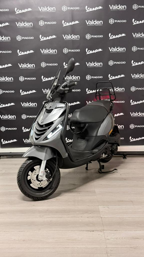 Piaggio Zip | Psychedelic Grey | 2022 | 2635km | Full option, Ophalen, Zo goed als nieuw, Benzine, Zip