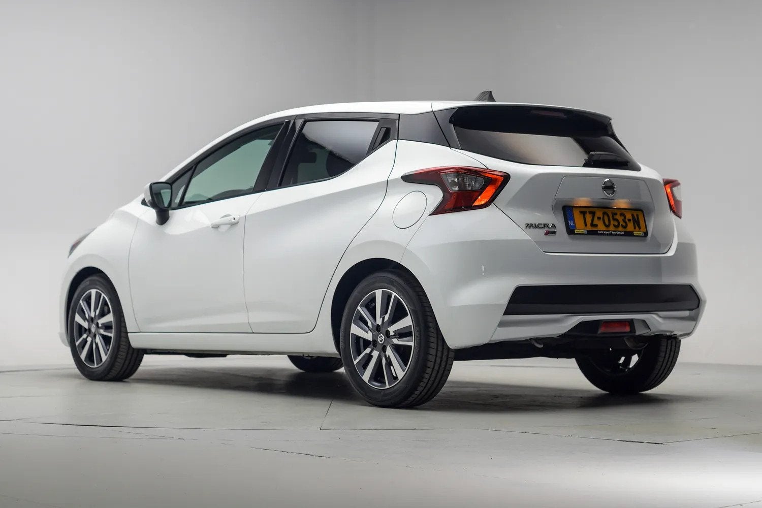 Nissan Micra 0.9 IG-T N-Connecta [ Achteruitrijcamera Stoelv, 898 cc, Origineel Nederlands, Handgeschakeld, 3 cilinders