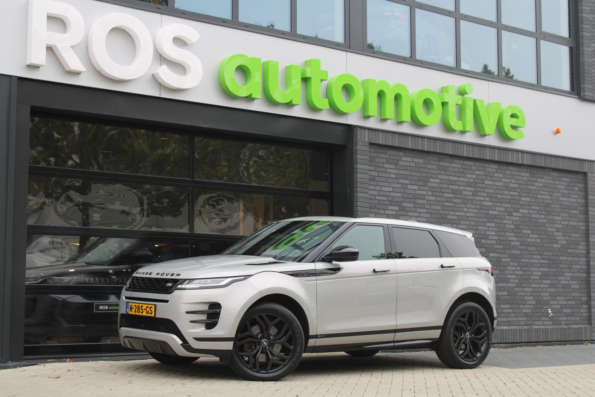 Land Rover Range Rover Evoque 2.0 D180 AWD R-Dynamic S | BTW, Auto's, Land Rover, Automaat, Dealer onderhouden, Gebruikt, 4 cilinders