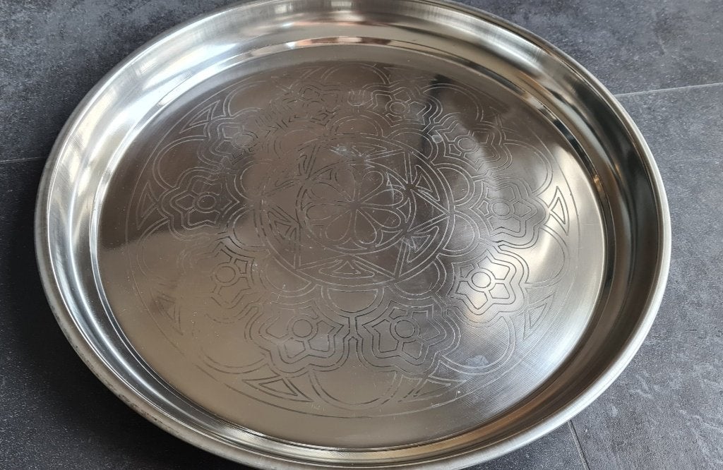 Fraai bewerkt dienblad, Ophalen, Overige materialen, Rond, Zo goed als nieuw