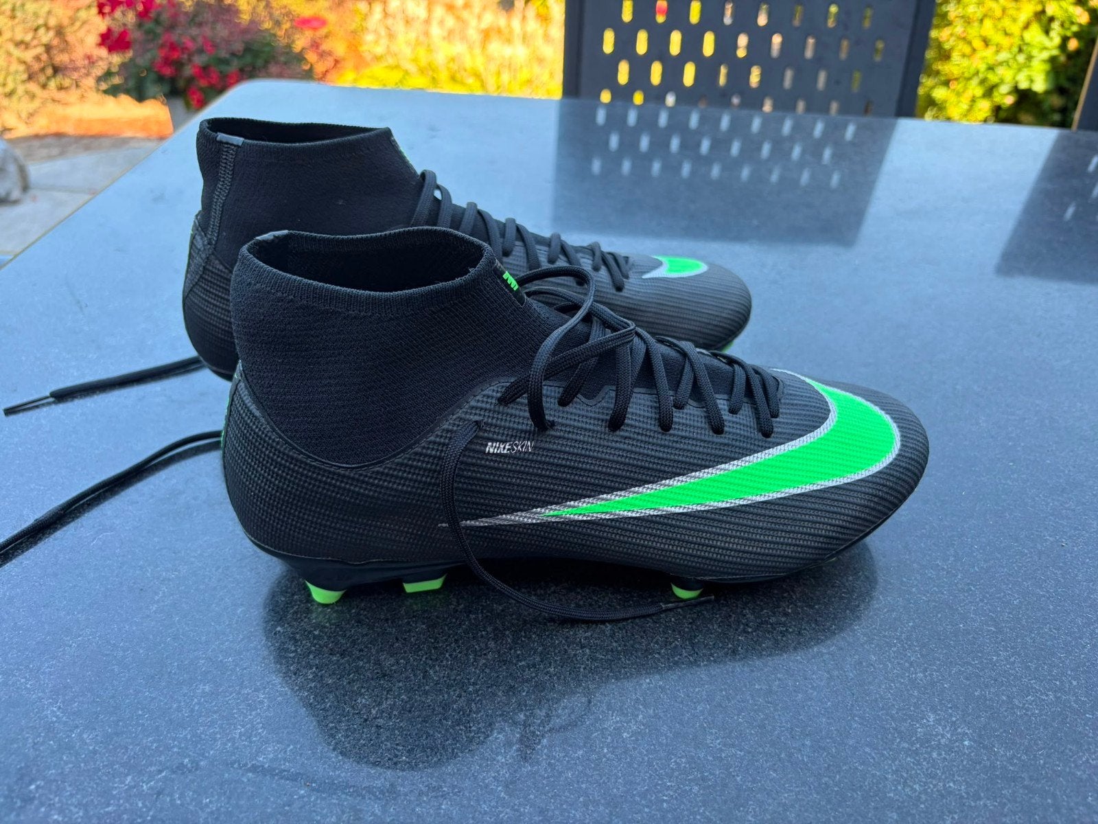 voetbalschoenen Nike zwart groen, Sport en Fitness, Maat XS of kleiner, Schoenen, Ophalen of Verzenden, Zo goed als nieuw