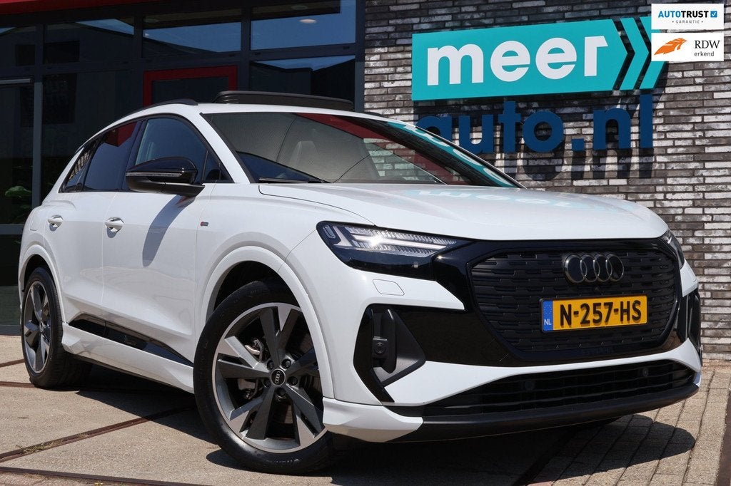 Audi Q4 e-tron 40 S-LINE Competition 77 kWh VOL! PANO l SONO, Auto's, Audi, Automaat, Achterwielaandrijving, Gebruikt, 520 km