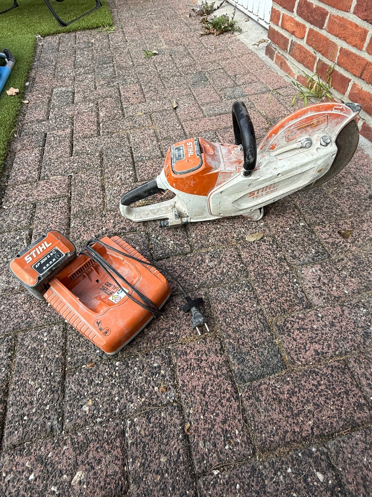 Stihl electrische bandenzaag, Doe-het-zelf en Verbouw, Gereedschap | Slijpmachines, Ophalen, Zo goed als nieuw, 1000 watt of meer