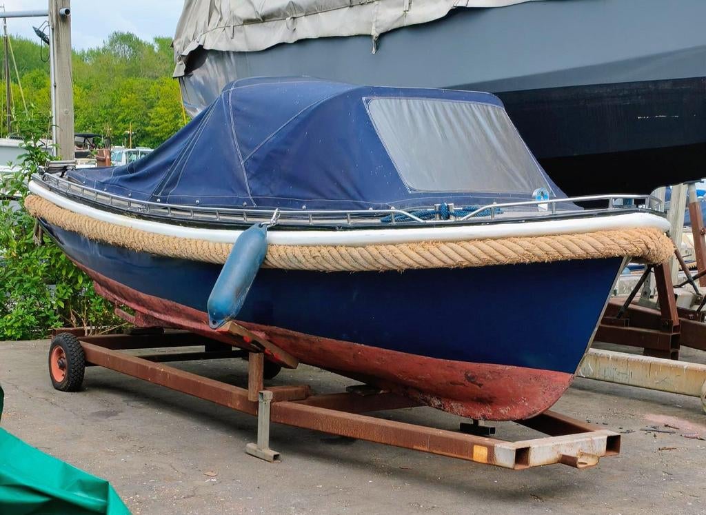 Mooi sloepje 5 meter (met wat werk), inboard Ruggerini rm90, Watersport en Boten, Sloepen, Ophalen, Polyester, Diesel, Afdekzeil