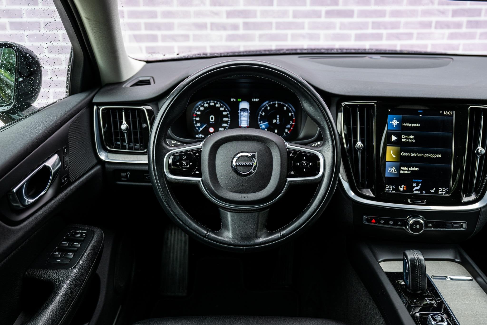 Volvo V60 Cross Country 2.0 B5 AWD Pro | Achteruitrijcamera, 15 km/l, Euro 6, 4 cilinders, Zwart