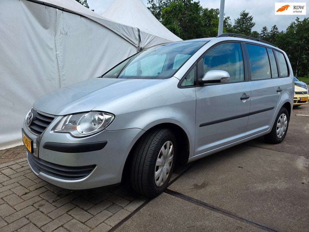 Volkswagen Touran 1.6 Trendline 7-PERSOONS airco/CRUISE, Auto's, Volkswagen, Voorwielaandrijving, Gebruikt, 4 cilinders, Handgeschakeld