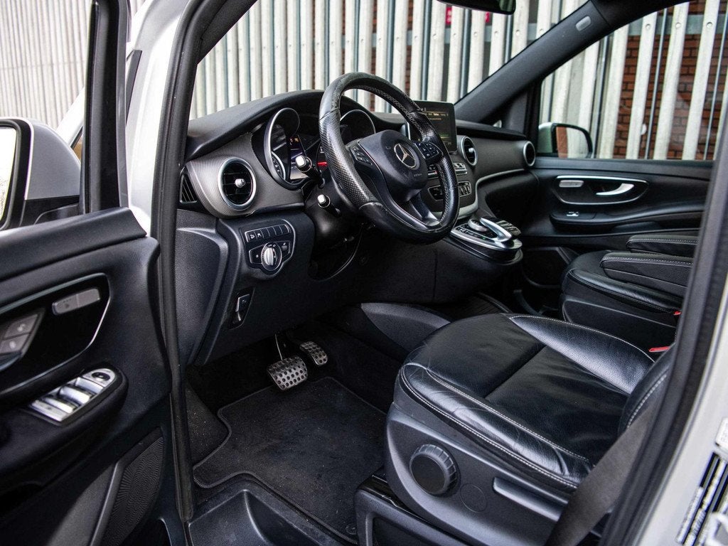 Mercedes-Benz V-Klasse V250d 190pk 4-MATIC L2 7-Pers. *MARGE, Auto's, Mercedes-Benz, Automaat, 15 km/l, Gebruikt, Leder