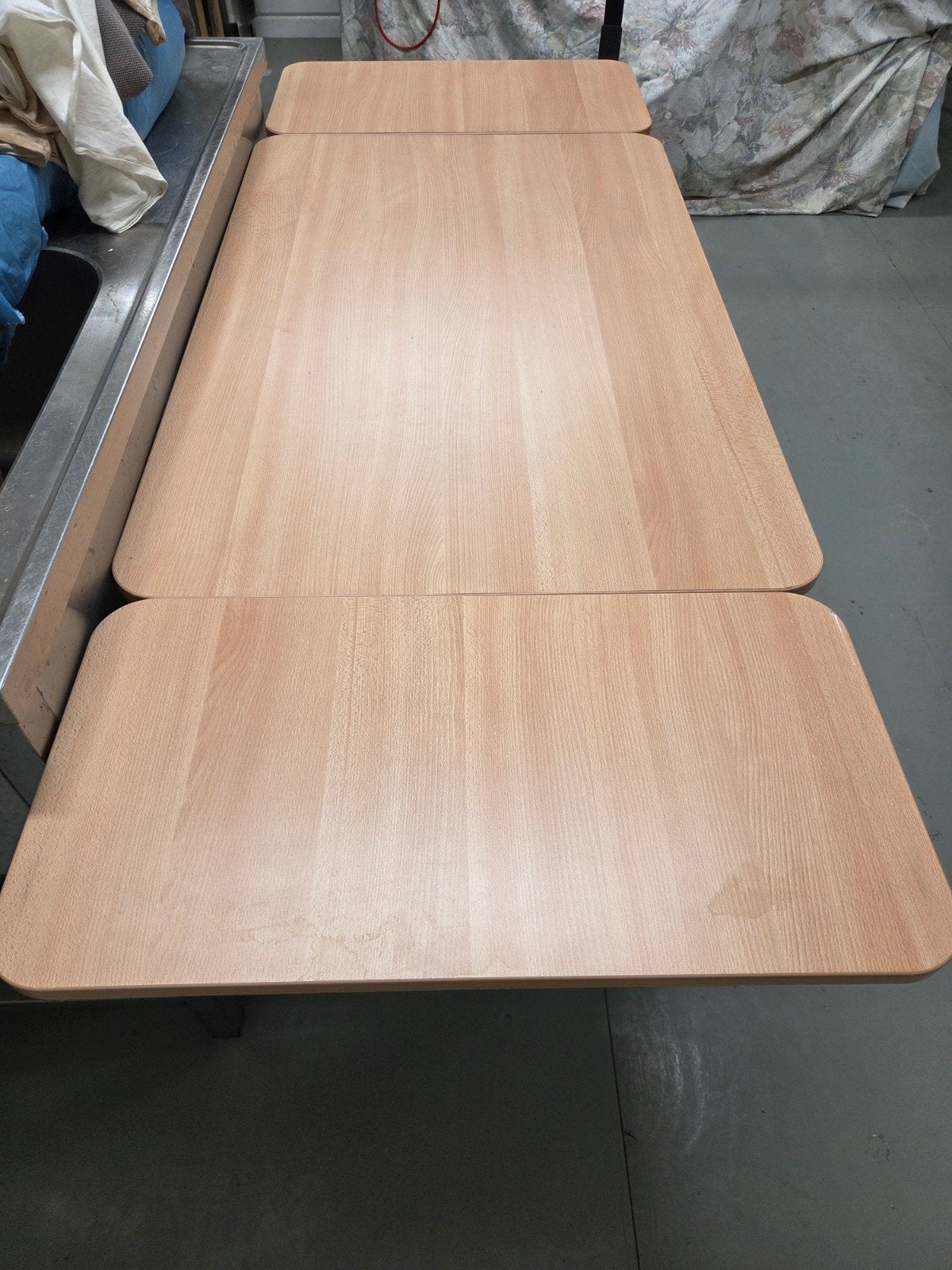 Houtlook tafel met metalen poten - Gebruikt, Huis en Inrichting, Tafels | Eettafels, Gebruikt, 50 tot 100 cm, Rechthoekig, Drie personen