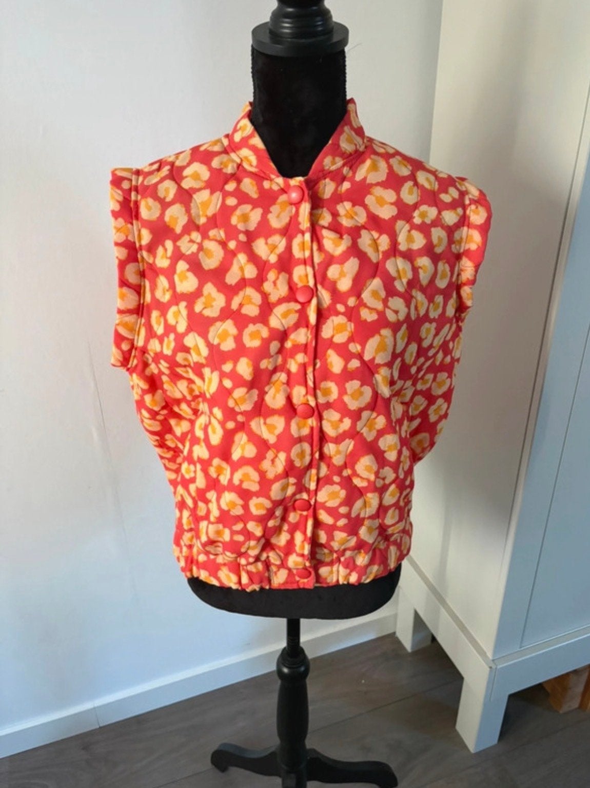 Nieuwe Savinni Gewatteerde Bodywarmer - Maat M, Kleding | Dames, Ophalen of Verzenden, Nieuw, Maat 38/40 (M), Oranje