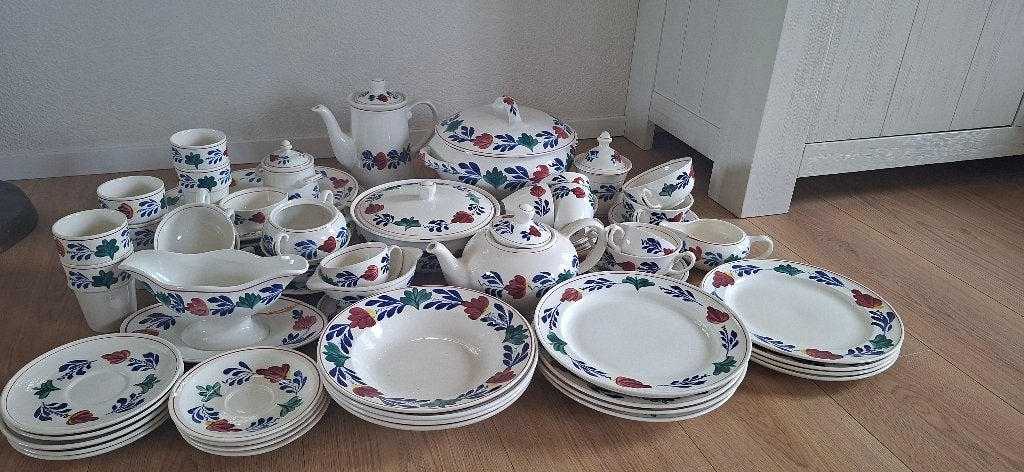 Boerenbont servies uit de serie Swiebertje, Ophalen