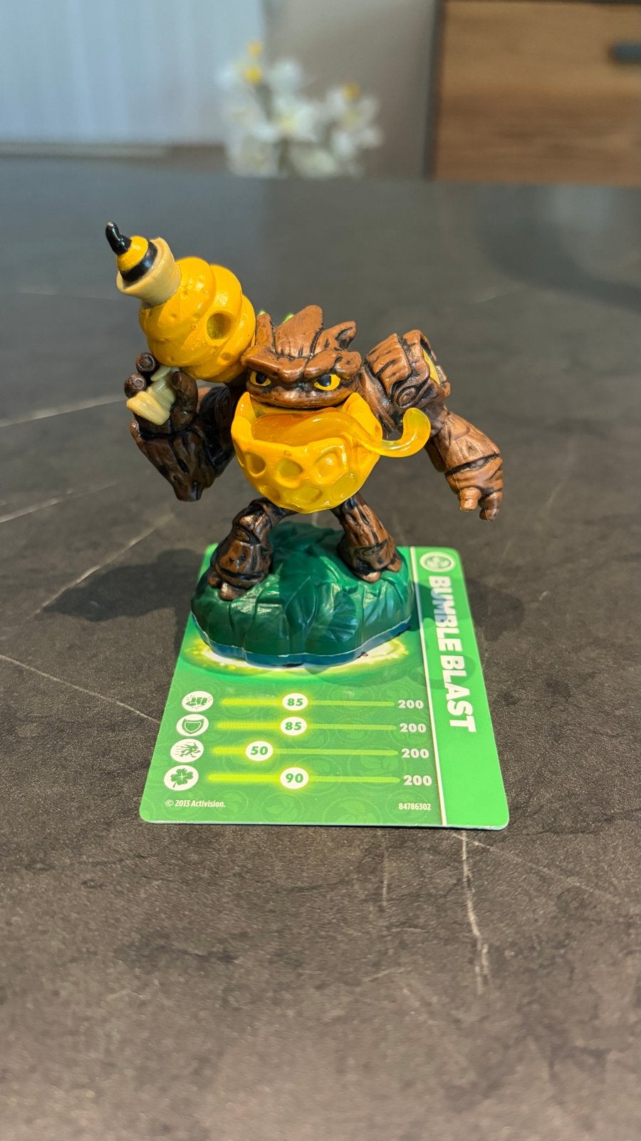 Skylanders SuperChargers Bumble Blast figuur, Ophalen of Verzenden, Zo goed als nieuw