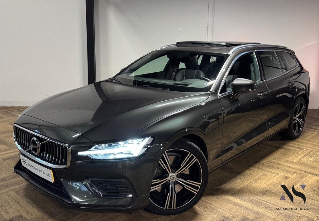 Volvo V60 2.0 T8 Twin Engine AWD Inscription PANO KEYLESS, Auto's, Volvo, Automaat, Euro 6, 4 cilinders, Leder en Stof