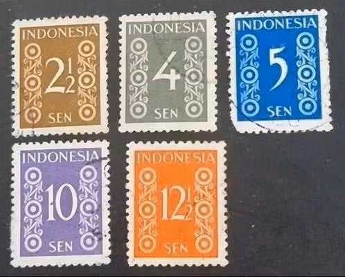 Indonesie 1949 - ZBL15-23 - Cijfer  - 5 van 9 zegels, Ophalen of Verzenden, Oost-Azië