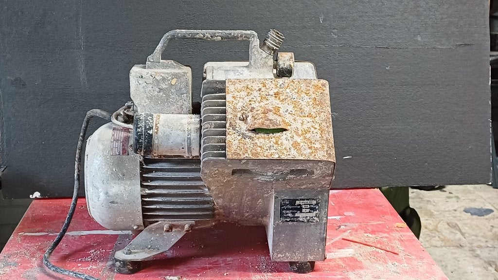 Compacte goed werkende compressor, Doe-het-zelf en Verbouw, Compressors, Ophalen, Gebruikt, 200 tot 400 liter/min, Olievrij