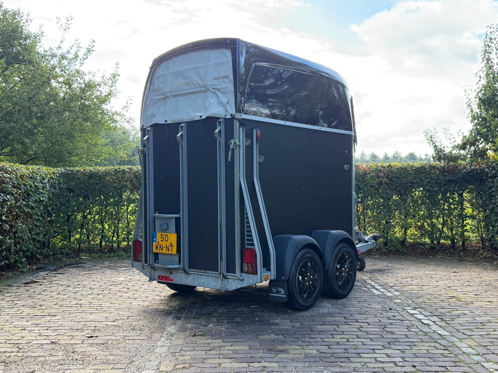 Zeer nette Bockmann uno met zadelkamer, Ophalen, Zo goed als nieuw, Info@ttpaardentrailers.nl, Langenboom