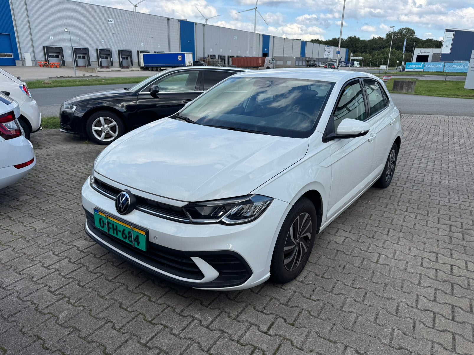 Volkswagen Polo 1.0 TSI Life 2022 Wit LED Navi Airco Acc, Auto's, Voorwielaandrijving, 1072 kg, Handgeschakeld, 19 km/l