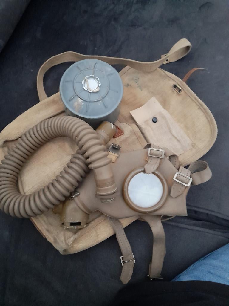 Vintage Gasmasker Set met Filter en Tas - Compleet, Ophalen of Verzenden, Overige soorten, Overige gebieden, Overige typen