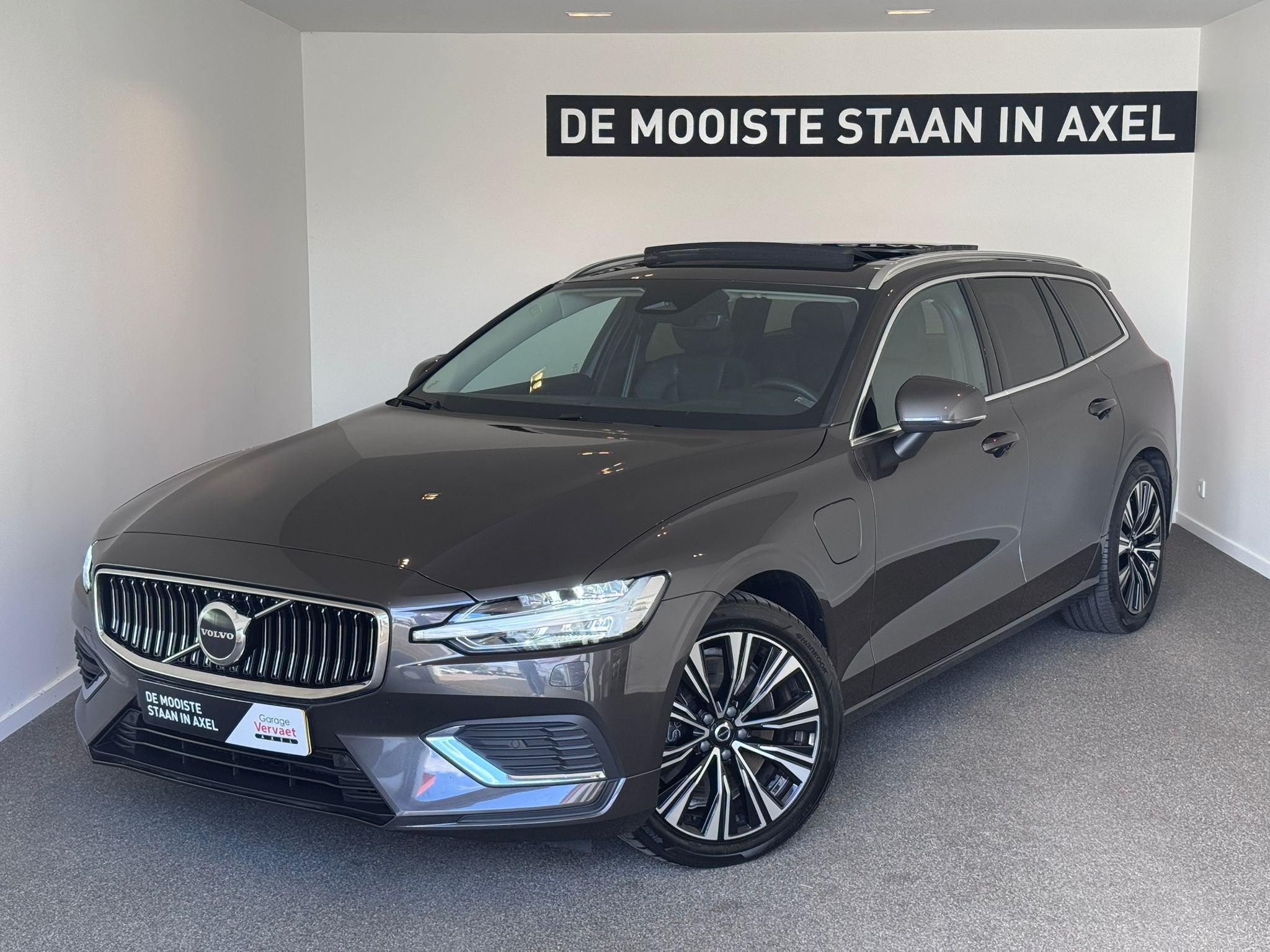 Volvo V60 2.0 T6 Recharge AWD Inscription Expression, Auto's, Automaat, Gebruikt, 4 cilinders, Overige brandstoffen