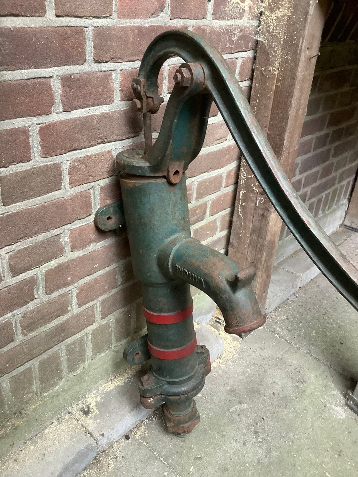 Oude gietijzeren induva waterpomp handwaterpomp decoratie, Tuin en Terras, Waterpompen, Ophalen, Gebruikt, Handmatig, Overige typen