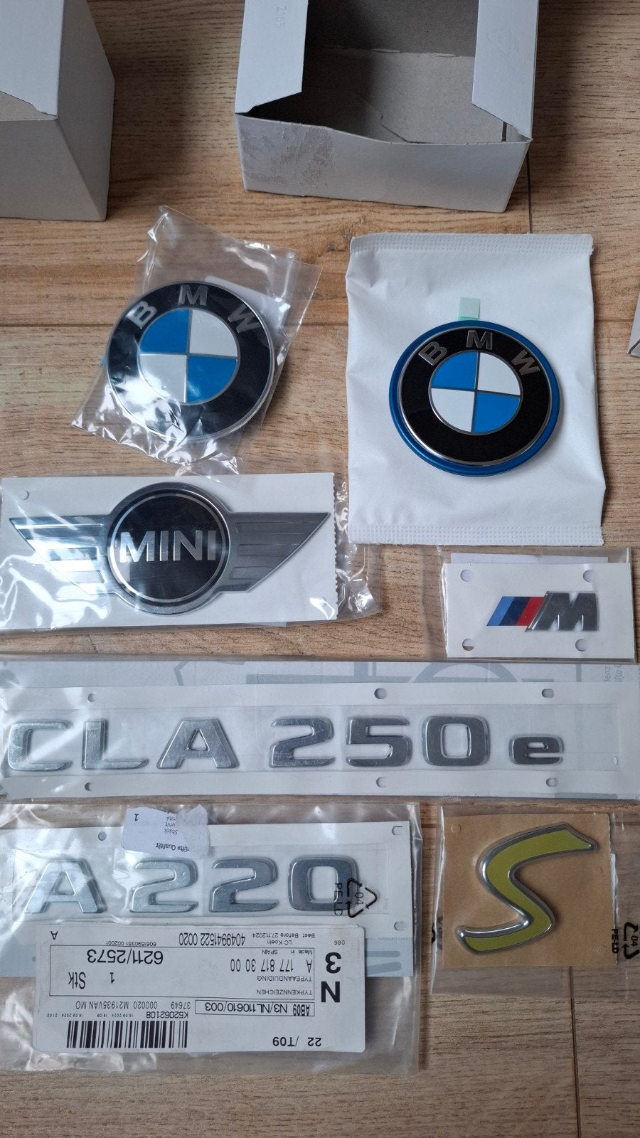 Diverse auto-onderdelen: Emblemen, Sensoren, etc., Ophalen of Verzenden, Nieuw, BMW