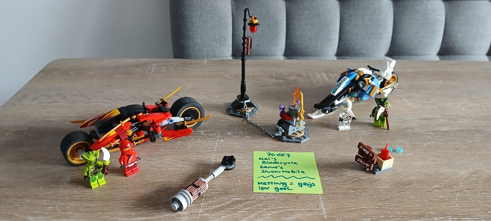 70664 lego ninjago kai's bladecycle zane's snowmobile set, Inclusief minifiguren, Lego, Ophalen of Verzenden, Zo goed als nieuw
