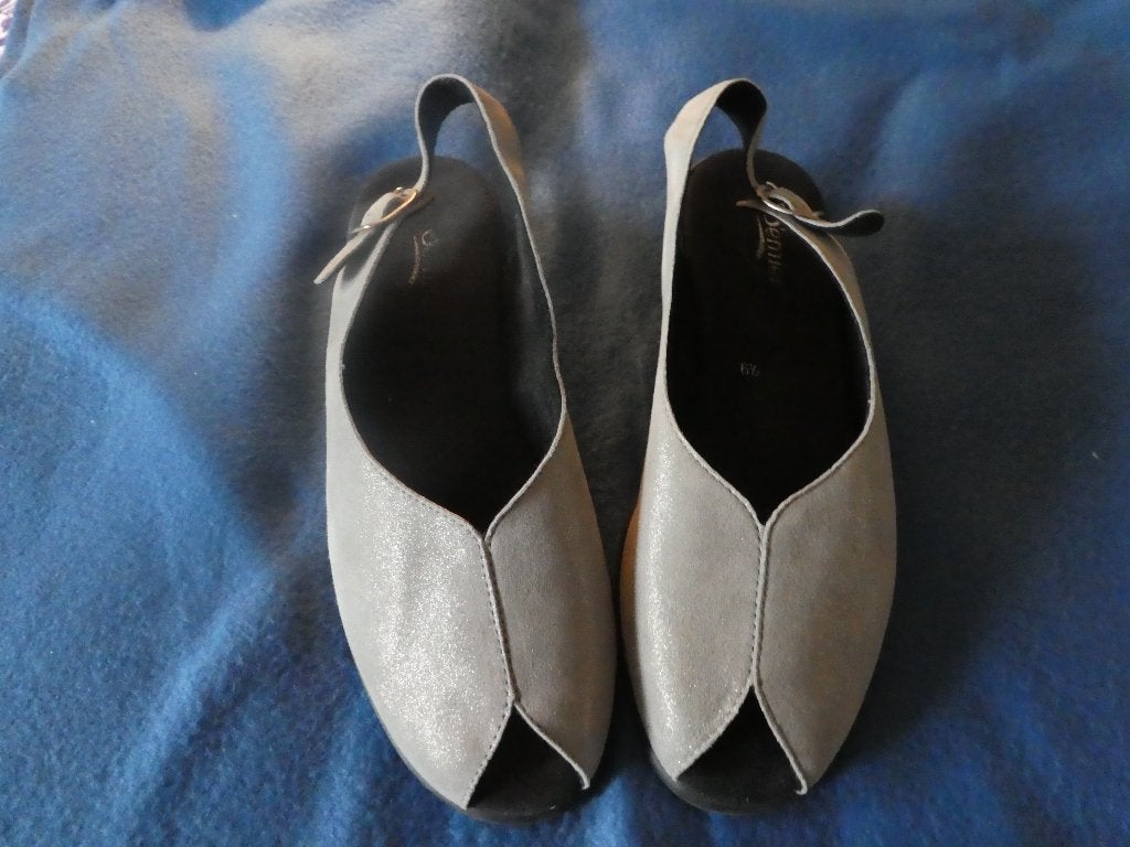 Sember grijs/zwart leren zomerschoen, mt 40, open teen, Sember, Zo goed als nieuw, Grijs, Sandalen of Muiltjes
