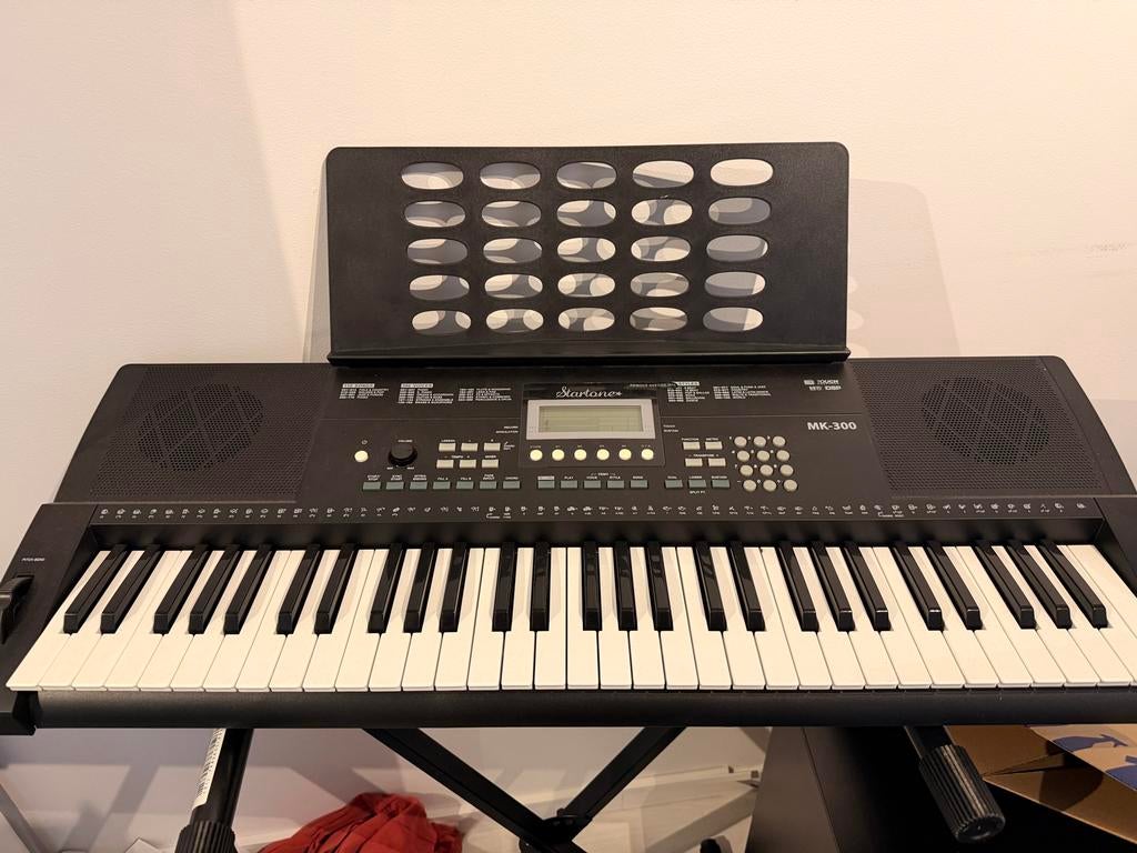 Startone MK-300 Keyboard met stand, Muziek en Instrumenten, Keyboards, Zo goed als nieuw, 61 toetsen, Overige merken, Aanslaggevoelig