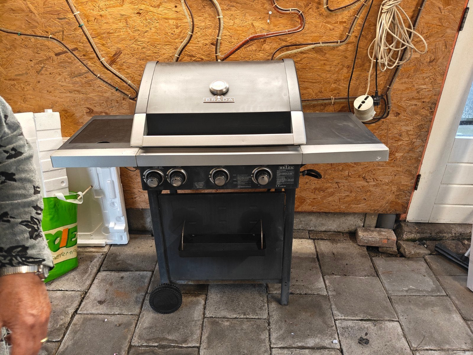 Brada BBQ gasbarbecue, Ophalen, Gebruikt, Brada