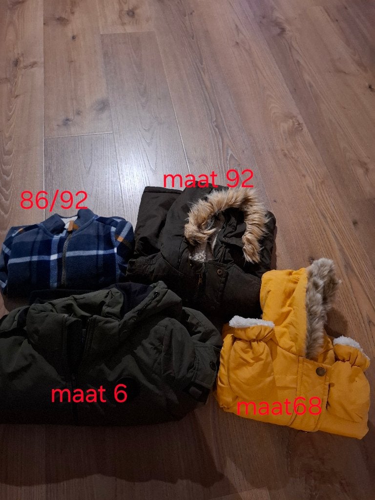 Kinder Jongens en meisjes winter jassen, Ophalen of Verzenden, Zo goed als nieuw