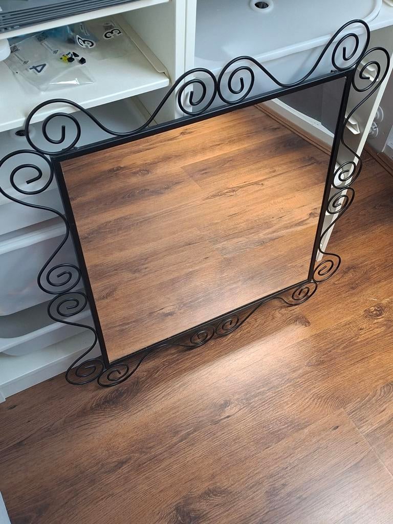 Vierkante spiegel met zwart metalen sierrand 55x55 cm, Huis en Inrichting, Woonaccessoires | Spiegels, Ophalen, Gebruikt, Vierkant