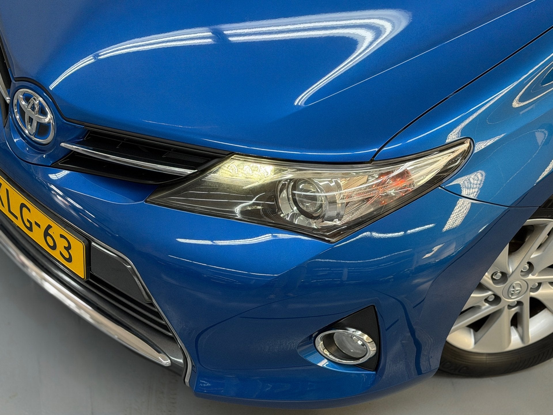 Toyota Auris Touring Sports 1.8 Hybrid Aspiration Camera Cru, Auto's, Toyota, Stof, Gebruikt, Zwart, Blauw