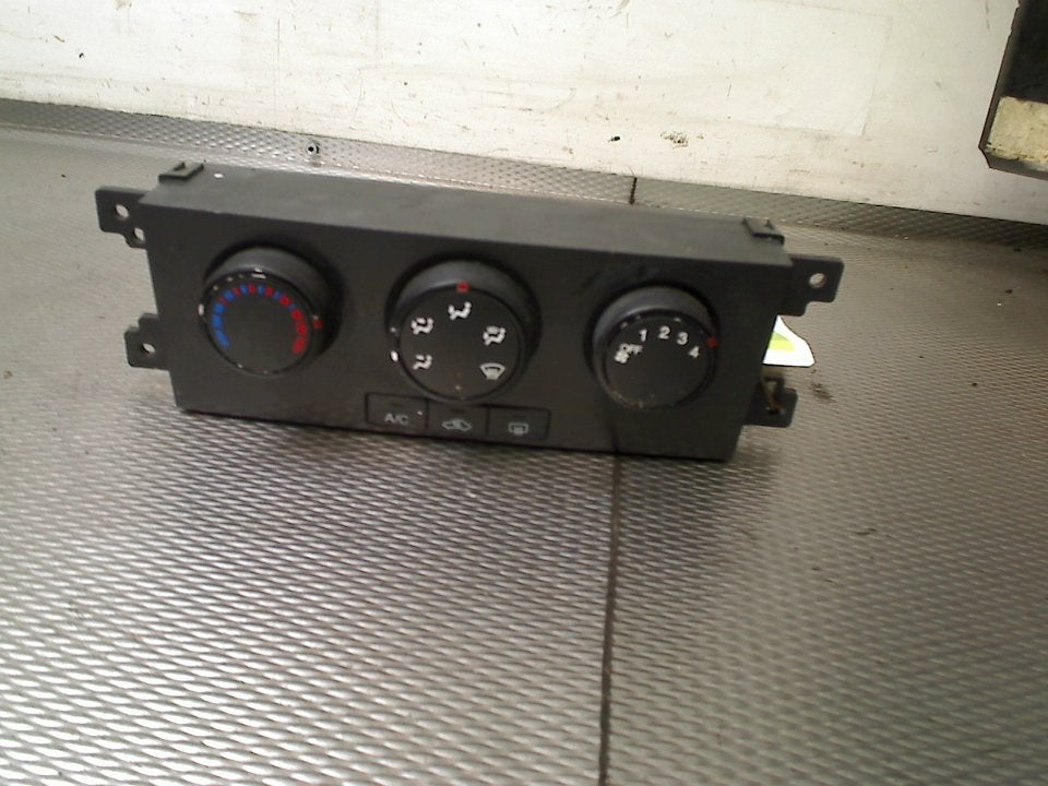 Bedieningspaneel Airco Captiva (C100) 2007, Gebruikt, Daewoo, General Motors Germany GmbH, Chevrolet.europe@gm.com