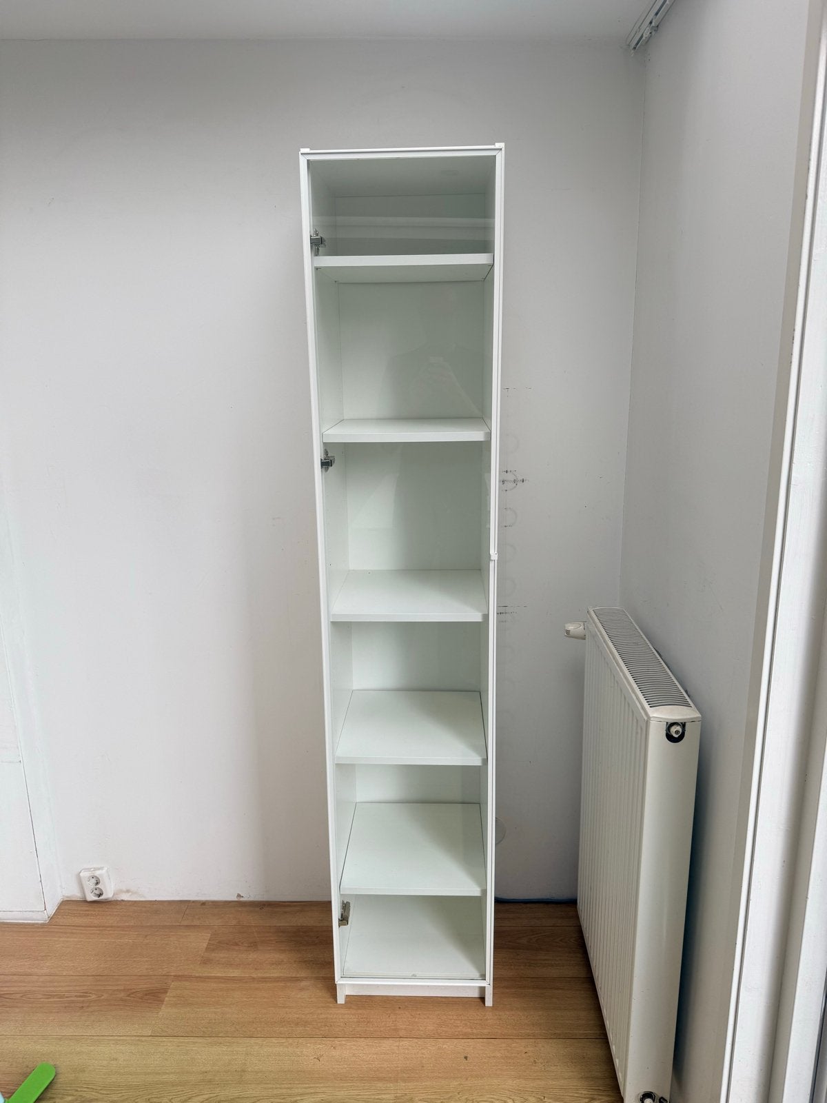 Witte smalle kast met glazen deur, Ophalen, Overige materialen, Minder dan 50 cm, 200 cm of meer