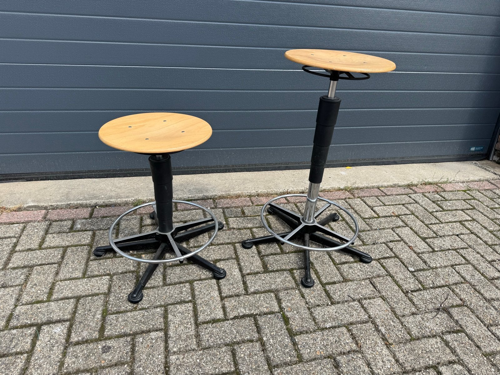 2x in hoogte verstelbare krukken met voetsteun, Huis en Inrichting, Ophalen, Gebruikt, In hoogte verstelbaar, 90 cm of meer