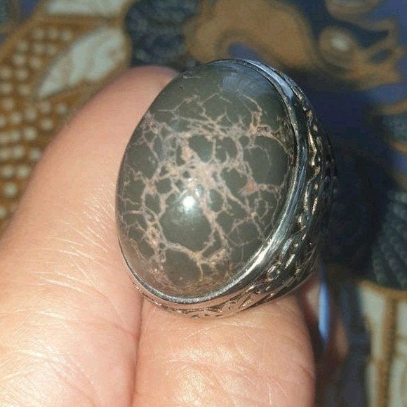 Ring maat 18 batu Pirus hitam uit Indonesië, Verzenden, 18 tot 19, Dame of Heer