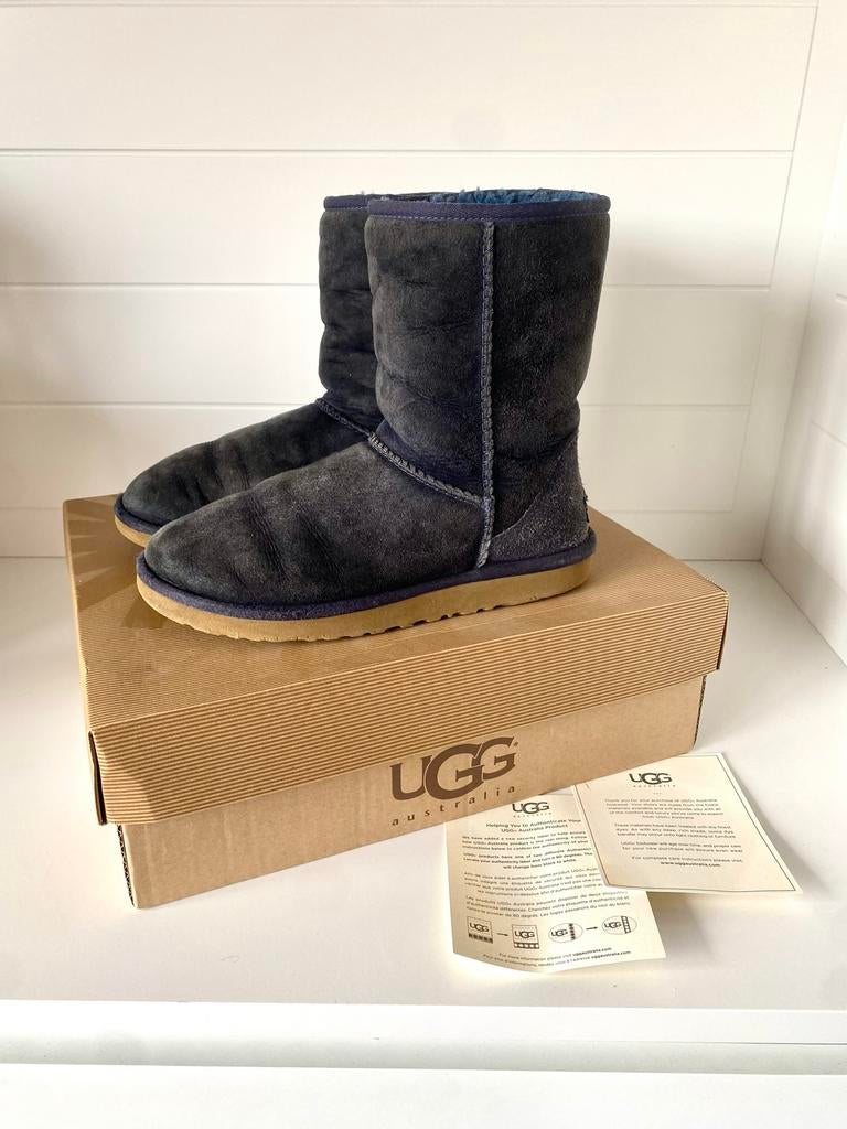 UGG Classic Short Laarzen - Maat 38 - Navy Blauw, Ophalen of Verzenden, Gedragen, Blauw, Lage of Enkellaarzen