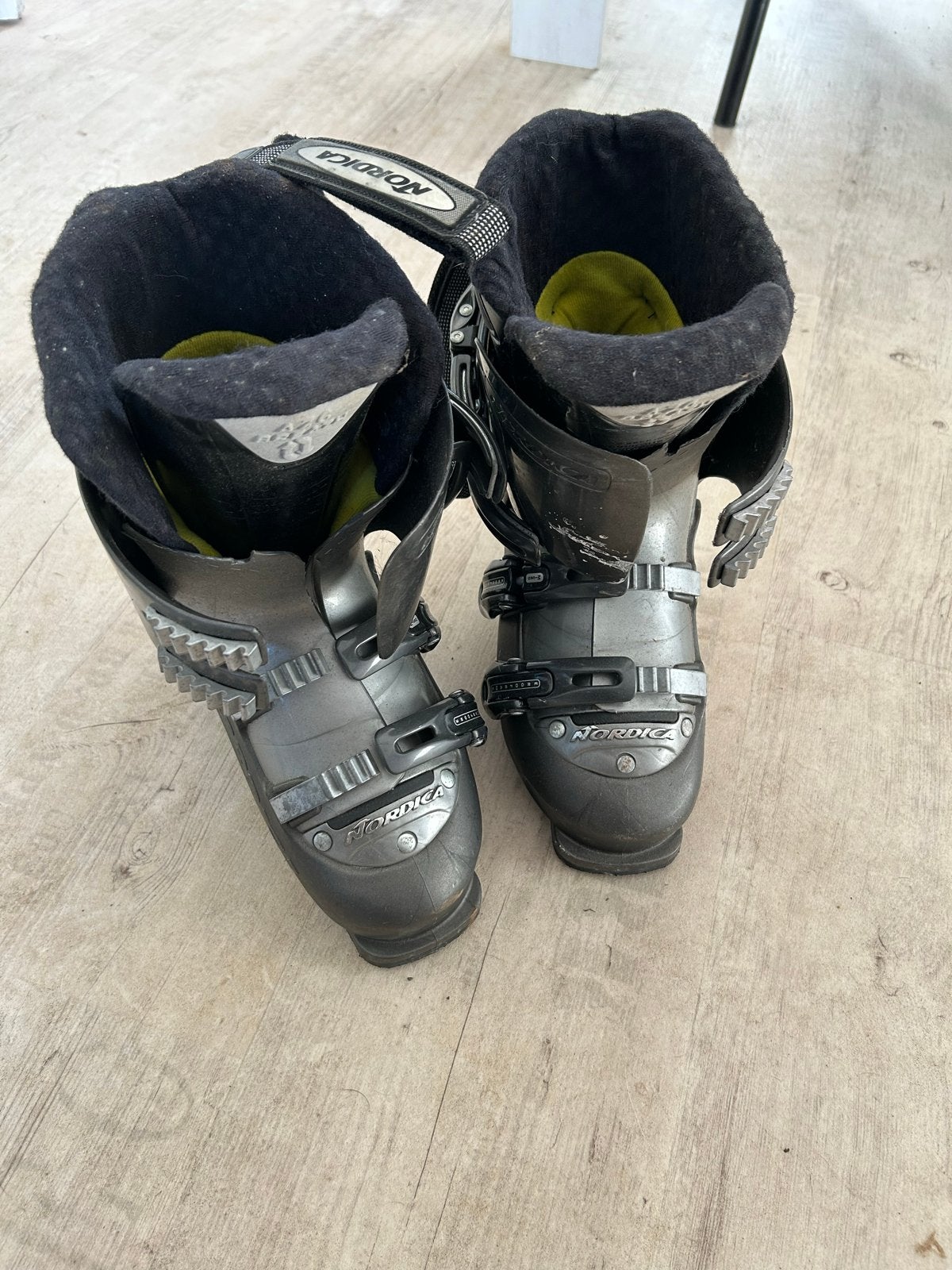 Nordica Trend 03 skischoenen - Maat 43, Sport en Fitness, 160 tot 180 cm, Gebruikt, Schoenen, Ophalen of Verzenden