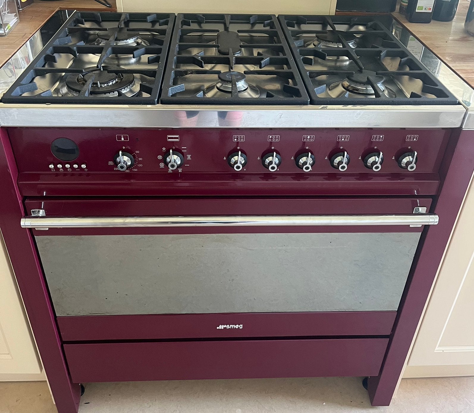 Smeg Fornuis met Gas Kookplaat en Oven - Rood, Ophalen, Gebruikt, Hete lucht, 60 cm of meer