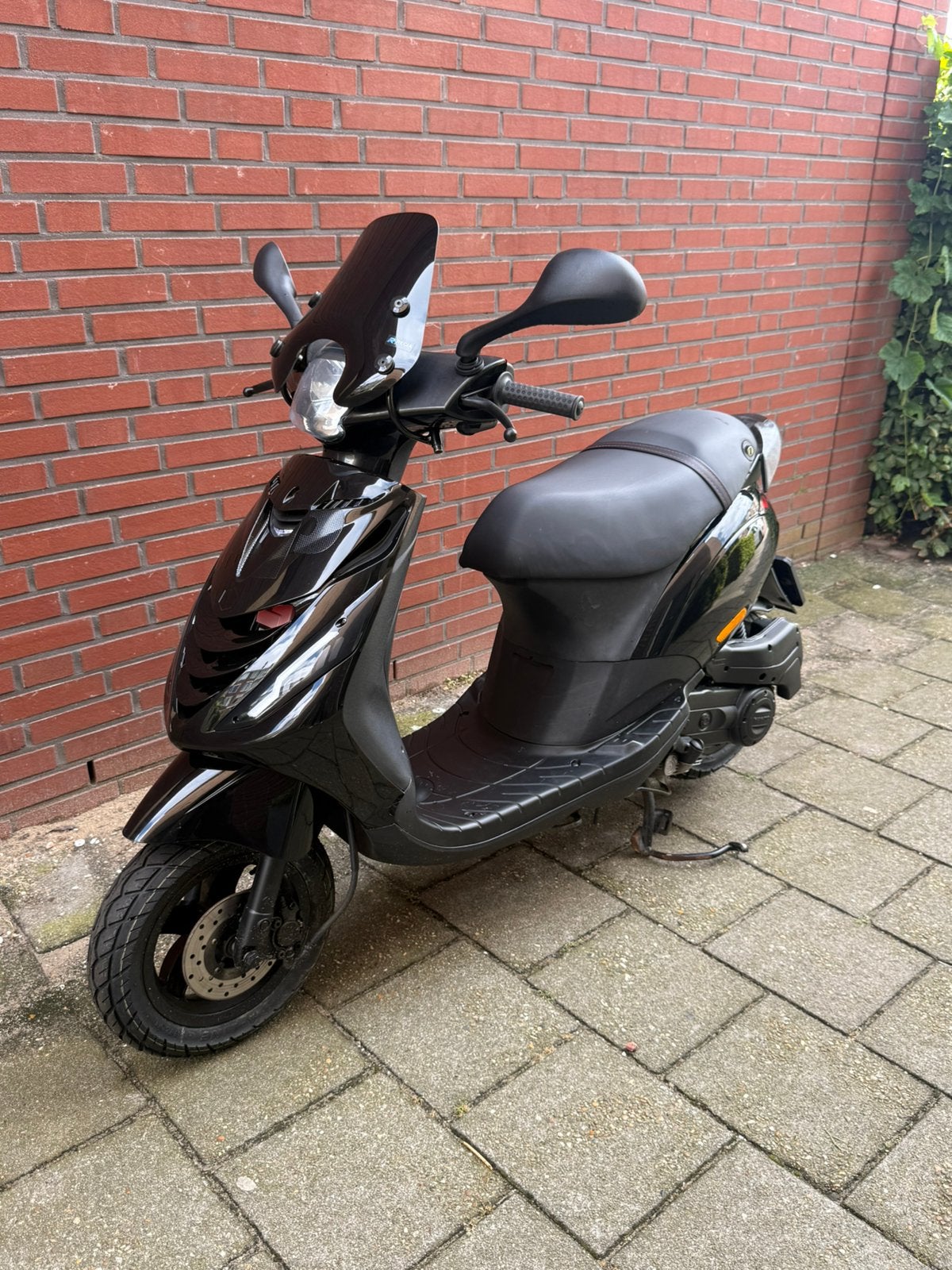 Piaggio Zip Sp Iget 2023 Bromscooter Malossi Vol Opties!, Ophalen