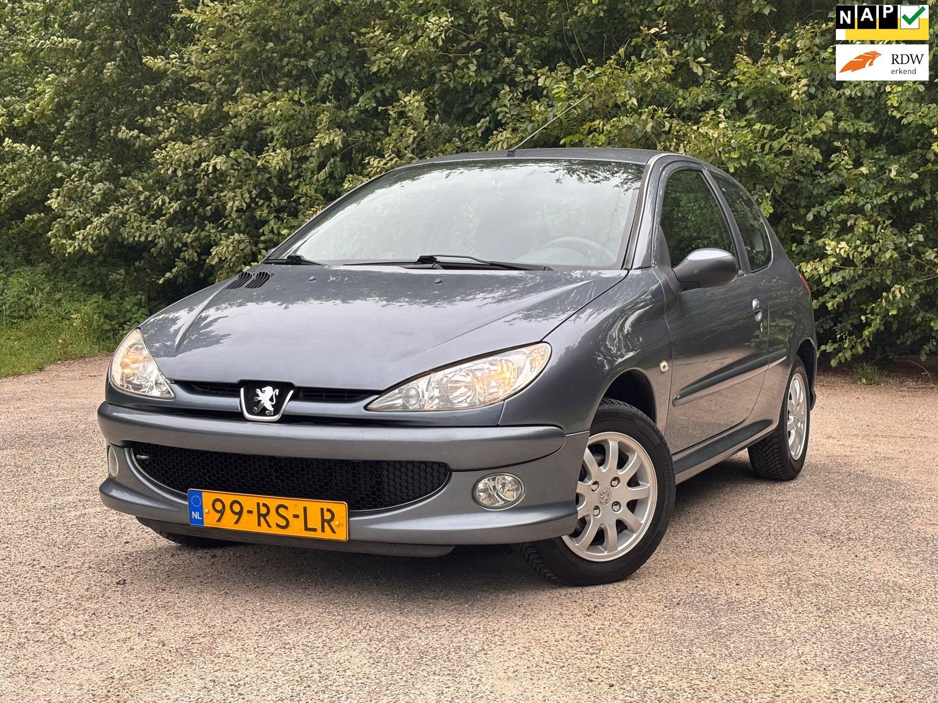 Peugeot 206 1.4 Air-line | " 126.000 " KM + Nwe APK Nu € 2, Auto's, Voorwielaandrijving, Stof, 31 €/maand, 4 cilinders